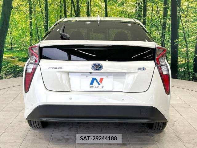 Toyota PRIUS 2018-10 222583-14
