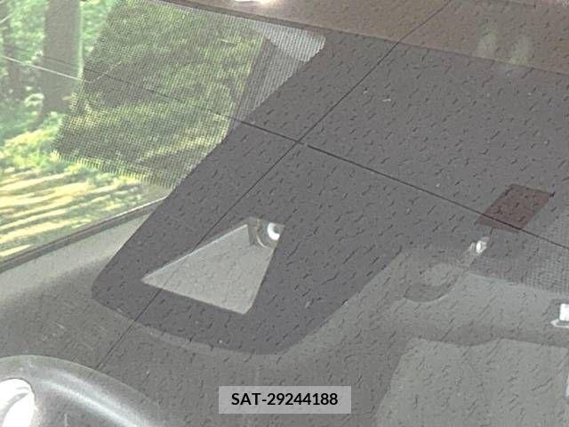 Toyota PRIUS 2018-10 222583-2
