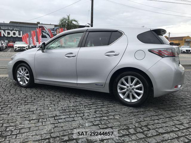 Lexus CT 2011-11 387793-3