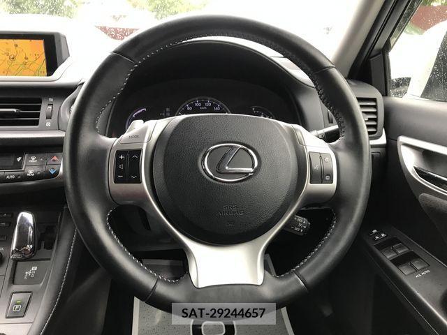 Lexus CT 2011-11 387793-10