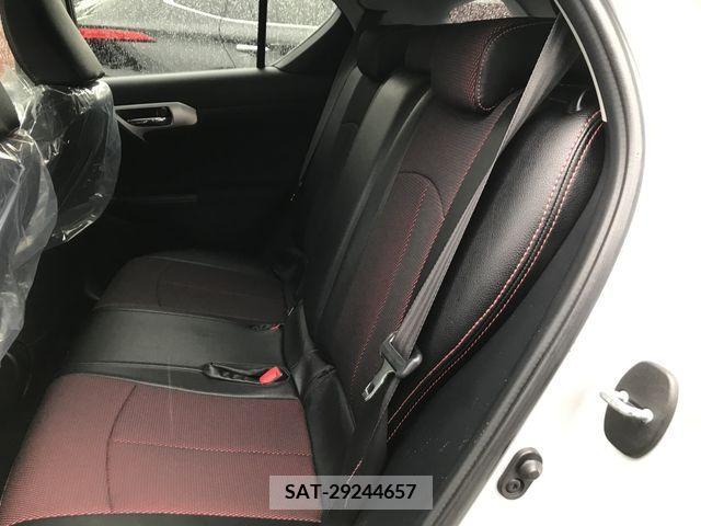 Lexus CT 2011-11 387793-19