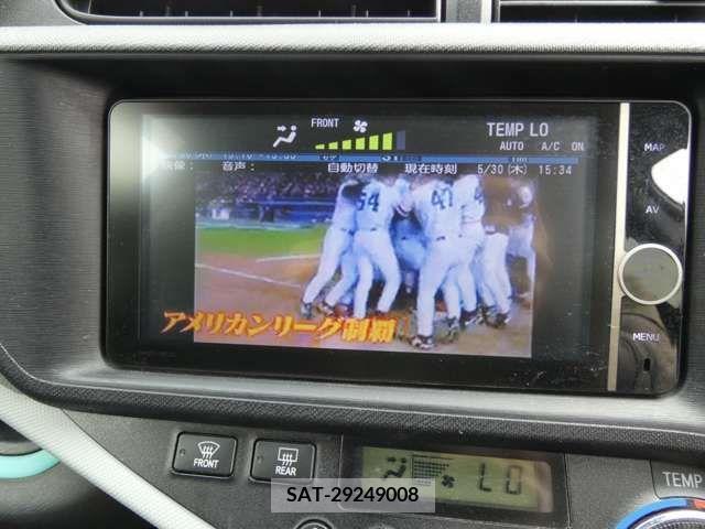 Toyota AQUA 2012-10 386728-13