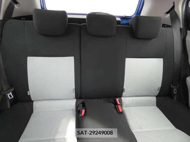 Toyota AQUA 2012-10 386728-9