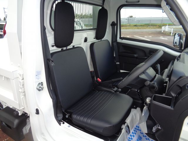 Daihatsu HIJET TRUCK 2023-11 196467-7