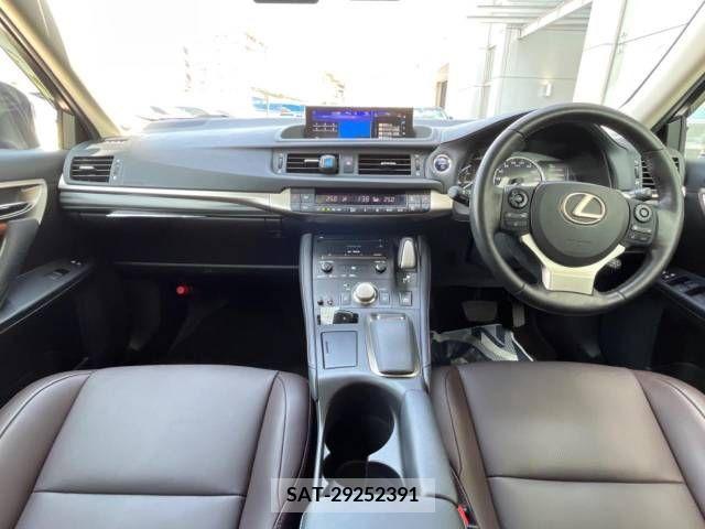 Lexus CT 2018-09 275139-1