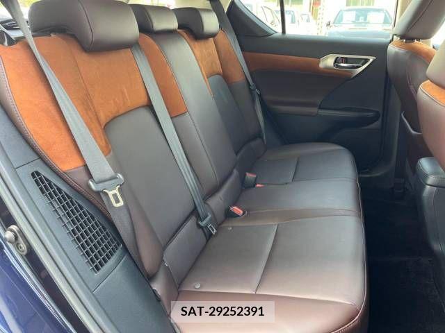 Lexus CT 2018-09 275139-9