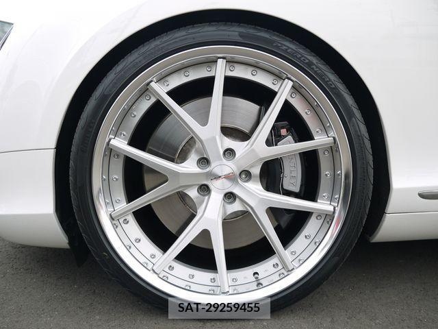 Bentley Bentley 2012-08 202022-4
