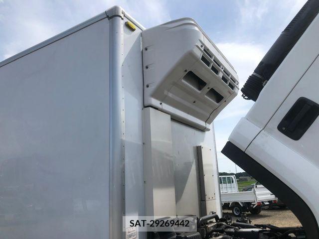 Isuzu FORWARD 2017-04 346032-28
