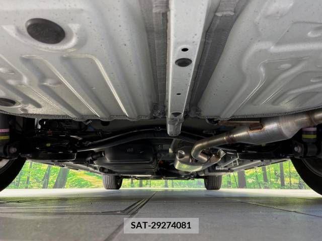 Toyota VOXY HYBRID 2023-10 344490-19