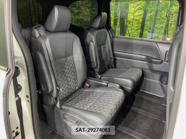 Toyota VOXY HYBRID 2023-10 344490-8