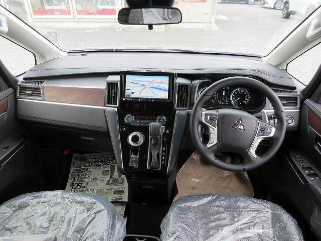 Mitsubishi DELICA D5 2023-01 5982-1