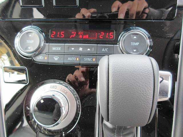 Mitsubishi DELICA D5 2023-01 5982-6