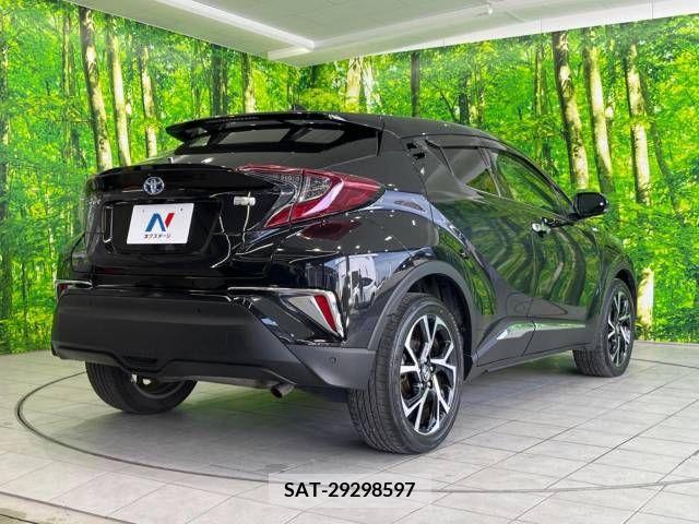Toyota C-HR 2018-12 216387-17