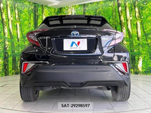 Toyota C-HR 2018-12 216387-15