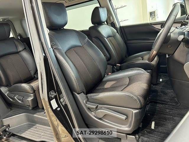 Nissan ELGRAND 2017-06 268365-8