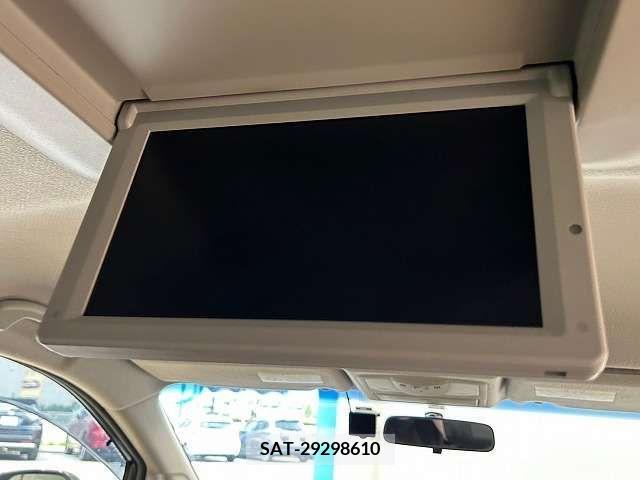 Nissan ELGRAND 2017-06 268365-4