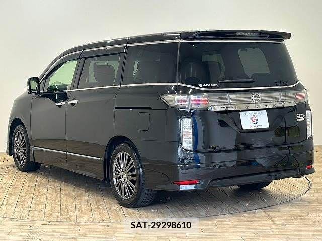Nissan ELGRAND 2017-06 268365-14
