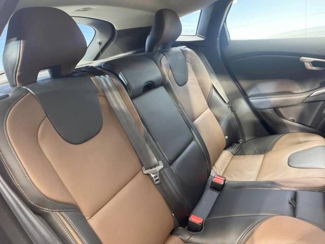 Volvo V40 2013-07 25347-9
