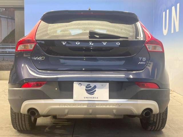 Volvo V40 2013-07 25347-15