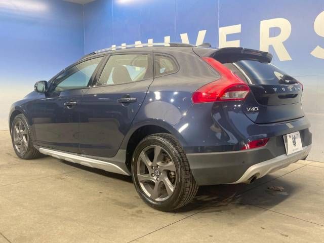 Volvo V40 2013-07 25347-18