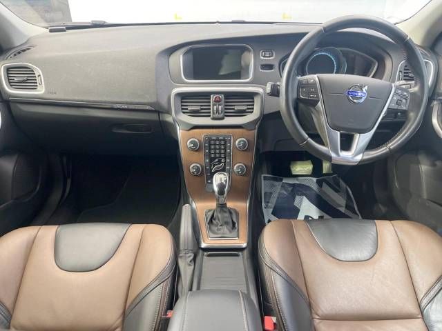 Volvo V40 2013-07 25347-1