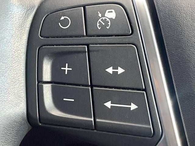 Volvo V40 2013-07 25347-6