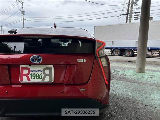 Toyota PRIUS 2016-03 281738-8