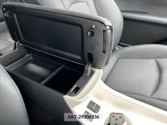 Toyota PRIUS 2016-03 281738-15