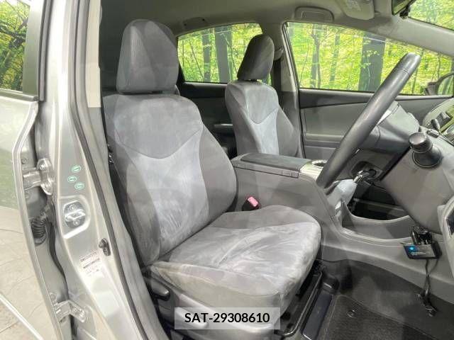 Toyota PRIUS ALPHA 2011-08 252287-8
