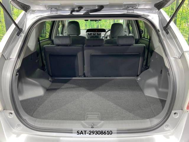 Toyota PRIUS ALPHA 2011-08 252287-10