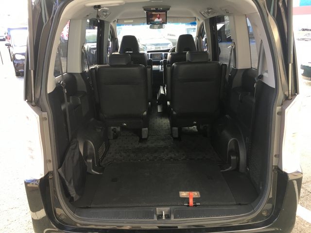 Honda e 2014-05 28208-17
