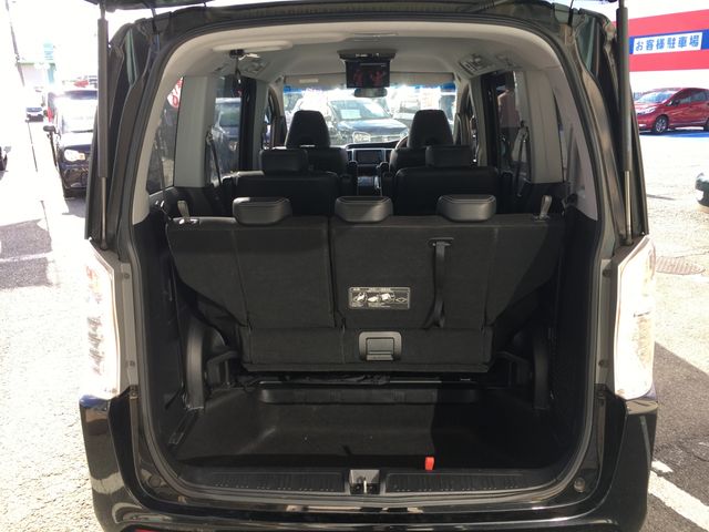 Honda e 2014-05 28208-14