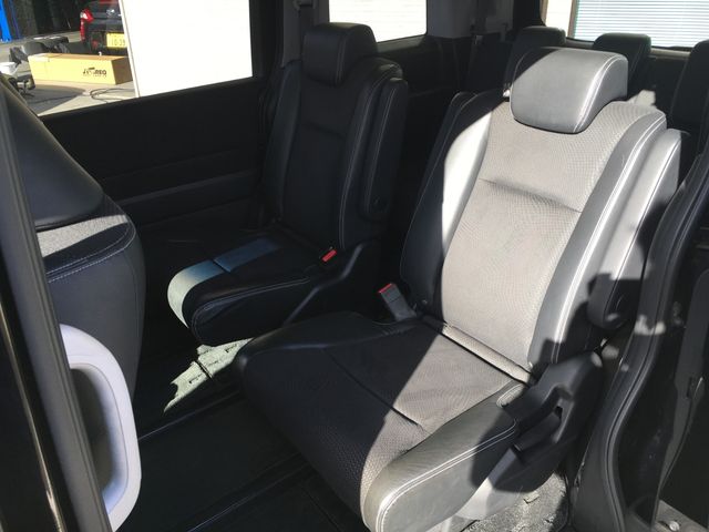 Honda e 2014-05 28208-12