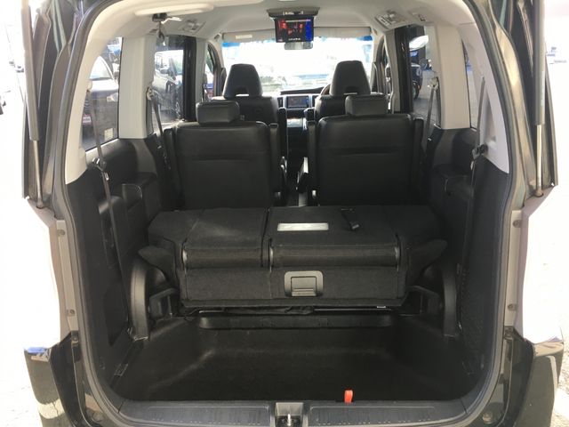 Honda e 2014-05 28208-16