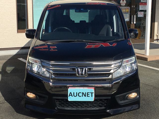 Honda e 2014-05 28208-1