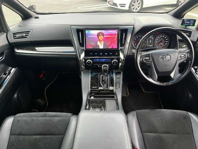 Toyota VELLFIRE 2016-11 183412-1