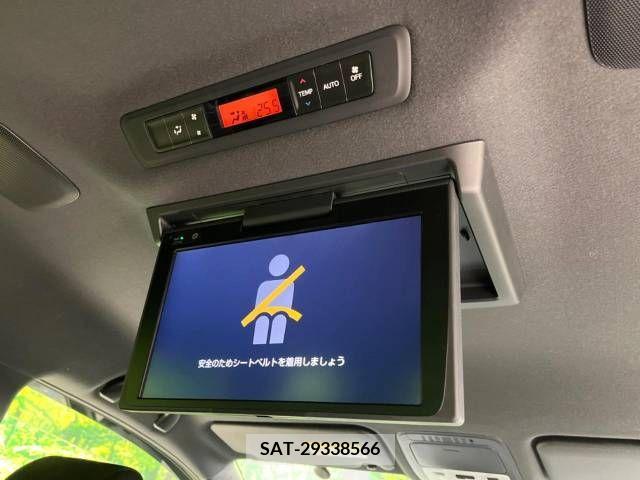 Toyota VOXY 2018-08 337215-5