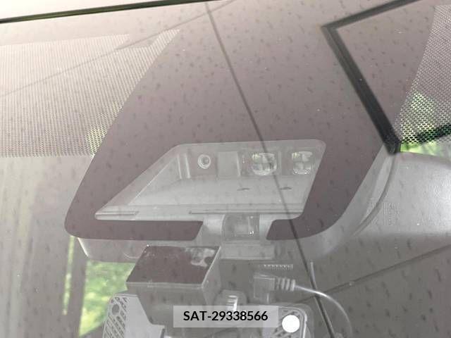 Toyota VOXY 2018-08 337215-2