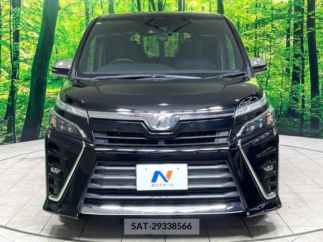 Toyota VOXY 2018-08 337215-15