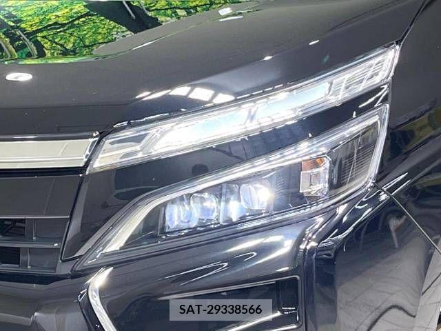 Toyota VOXY 2018-08 337215-13