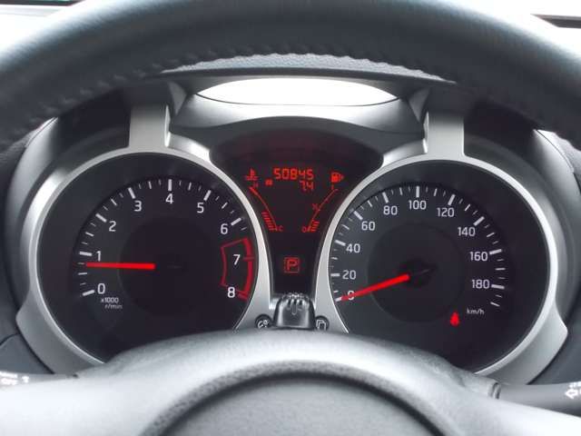 Nissan JUKE 2012-05 10812-9
