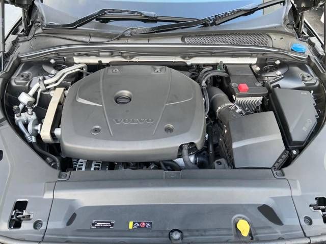 Volvo CROSS COUNTRY 2017-12 26523-19