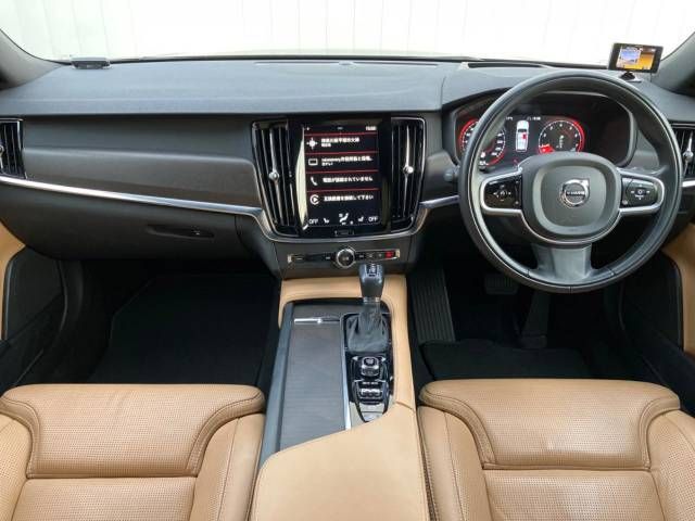 Volvo CROSS COUNTRY 2017-12 26523-1
