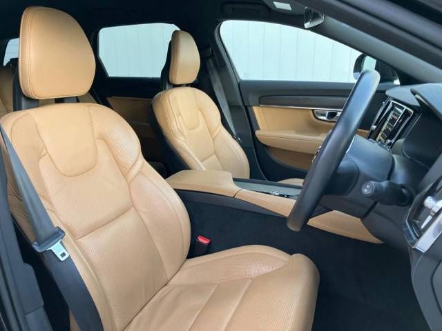 Volvo CROSS COUNTRY 2017-12 26523-11
