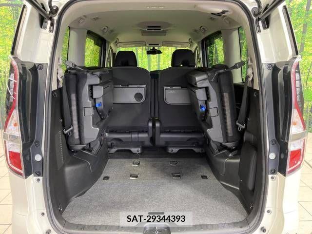 Nissan SERENA 2019-12 338782-11