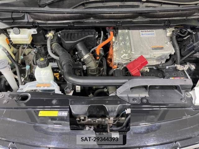 Nissan SERENA 2019-12 338782-19