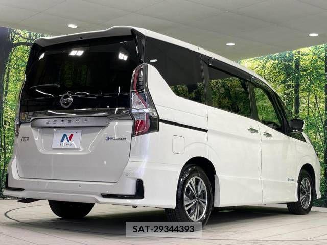 Nissan SERENA 2019-12 338782-18