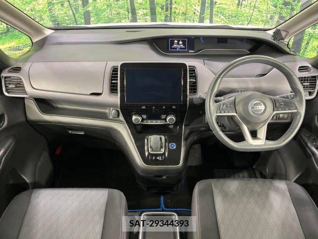 Nissan SERENA 2019-12 338782-1