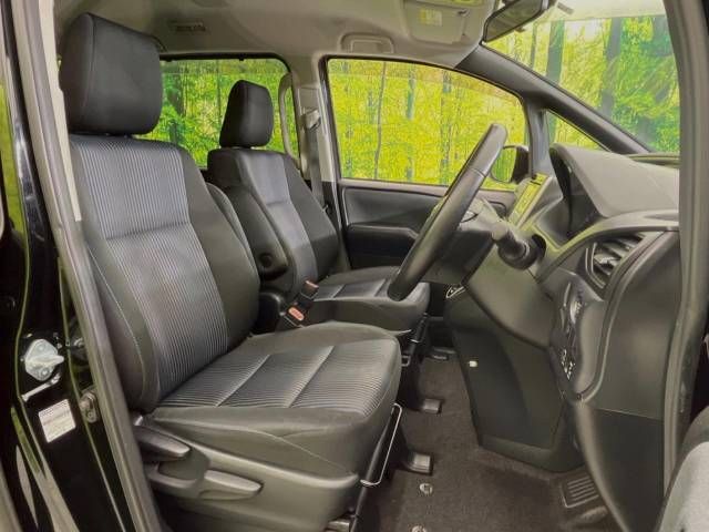 Toyota VOXY 2015-02 191788-9