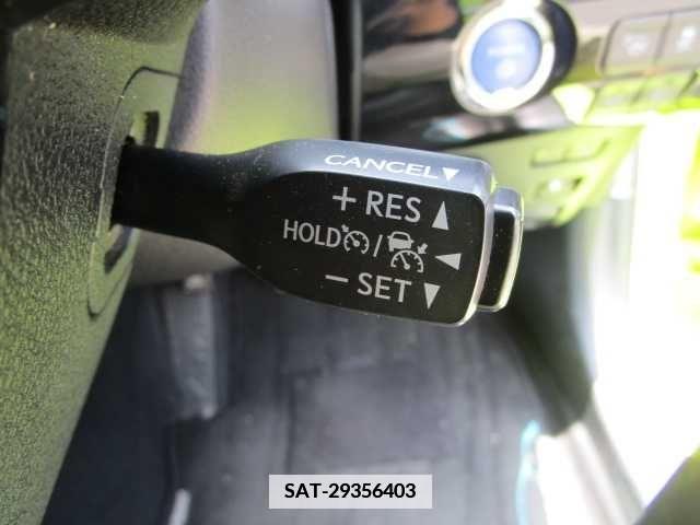Toyota PRIUS 2019-01 352924-19